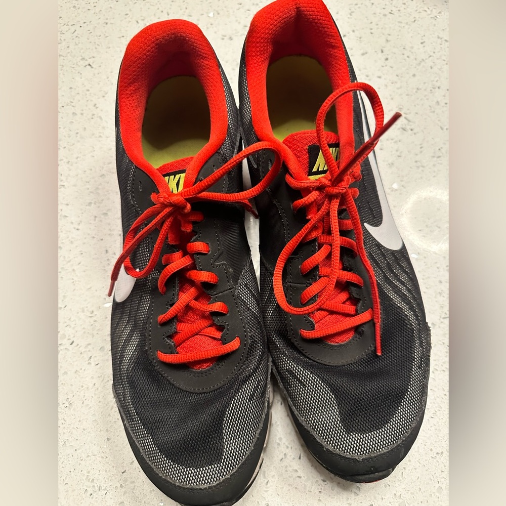Men’s NiKE - Size 12 - RED